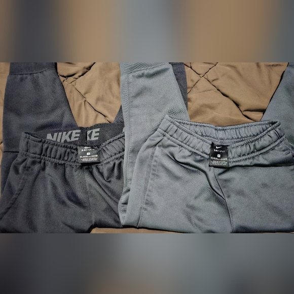 Boys Nike Joggers Size 3T - Picture 4 of 4